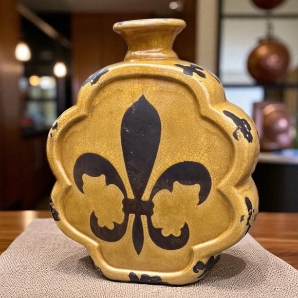 Hobby Lobby Marigold Fleur-de-lis vase - Picture 1 of 14